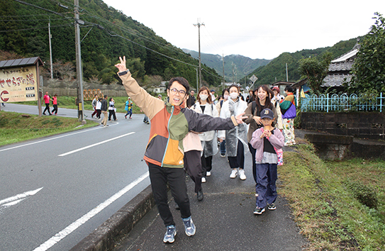 (※昨年市川町 ウオークの様子②)